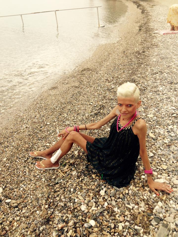 Οι νέες φωτογραφίες της Νανάς Καραγιάννη στην παραλία