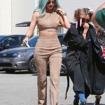 Kylie Jenner    άλλαξε τα μαλλιά της και ανταγωνίζεται την αδερφή της!!