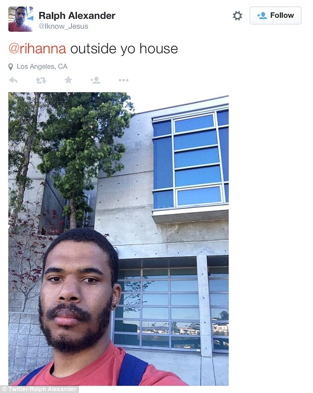 ΑΥΤΟΣ είναι ο stalker που απειλεί να σκοτώσει την Ριάνα Έβγαλε selfie έξω από το σπίτι της