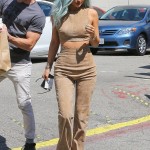 Kylie Jenner    άλλαξε τα μαλλιά της και ανταγωνίζεται την αδερφή της!!