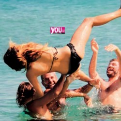 Ποιο ερωτευμένο ζευγάρι της ελληνικής showbiz ξεσάλωσε στην παραλία..;