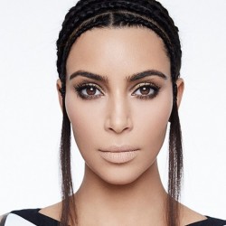 Η νέα εκκεντρική καμπάνια της Kim Kardashian