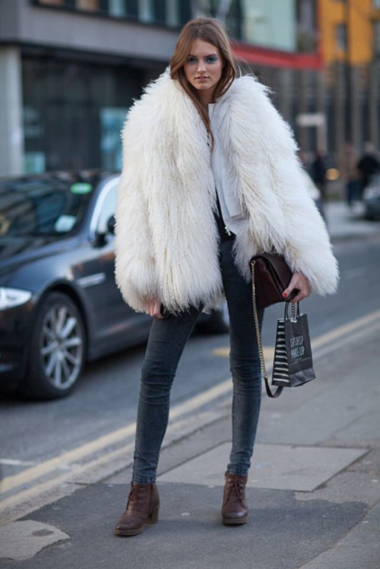 la-modella-mafia-fall-2013-fashion-week-street-style-models-off-duty-in-fur-via-hbz-1-1