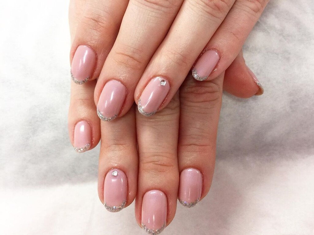 New french nails: το top κομψό μανικιoύρ