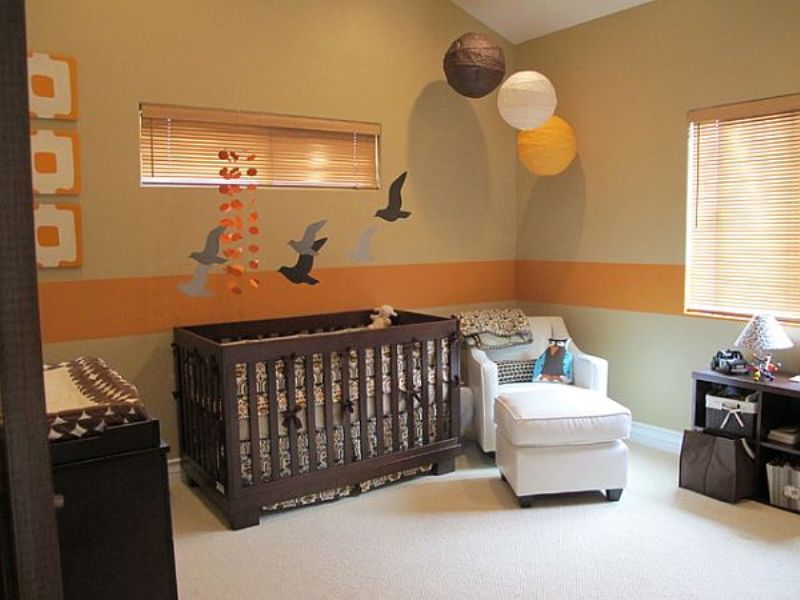 nursery-with-orange-painted-walls