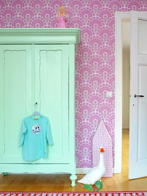 girl_wardrobe-1