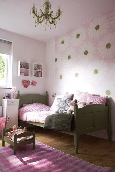 girl_teen_room-10