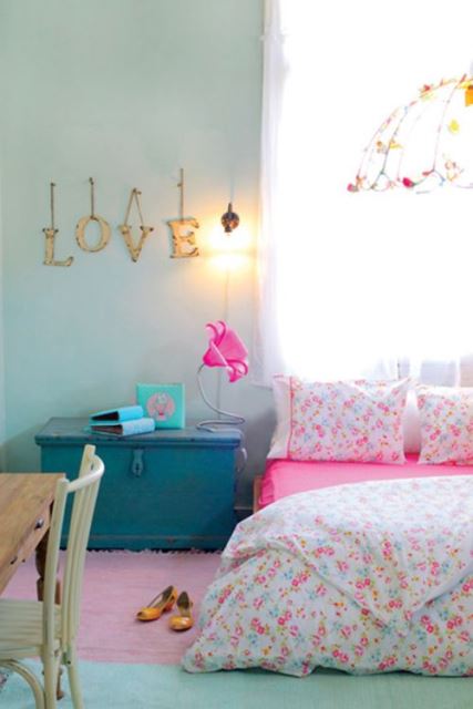 girl_teen_room-4