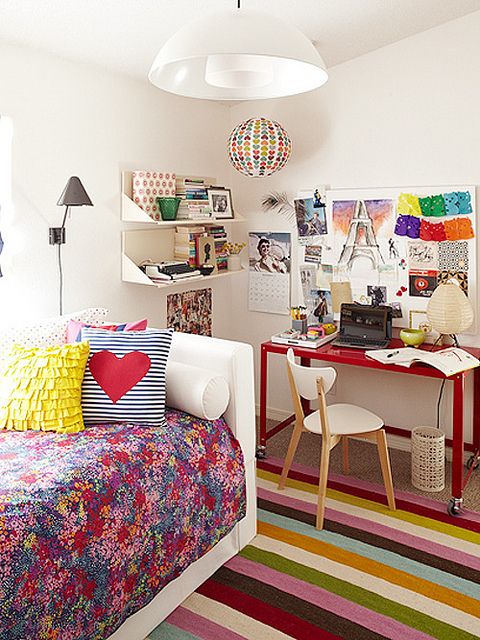 girl_teen_room-7