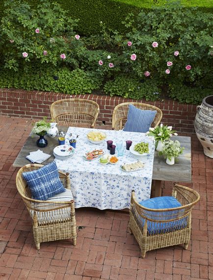 gallery-1440170389-outdoor-patio