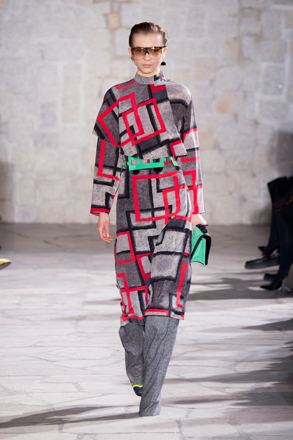 Η γεωμετρία συναντά τα έντονα χρώματα. (Loewe)