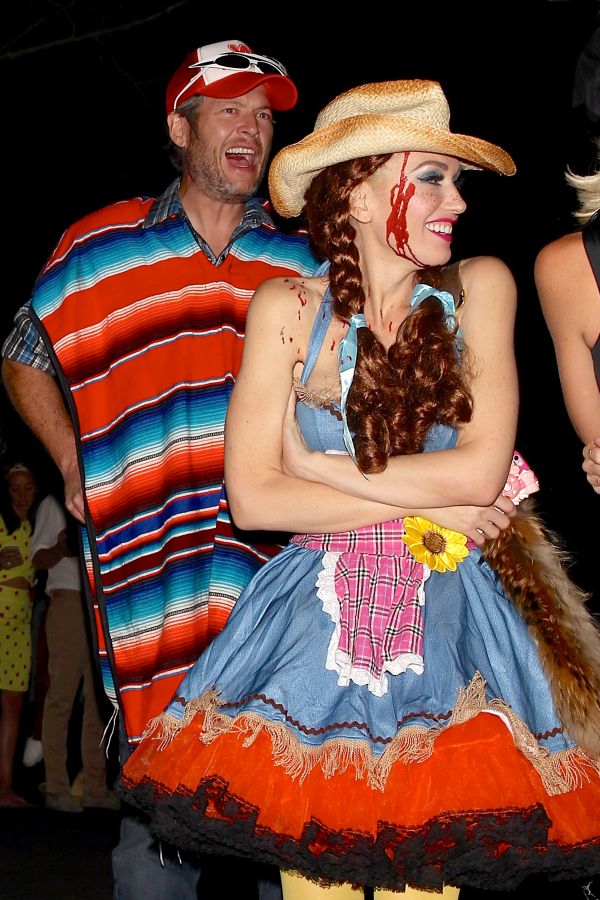 EXCLUSIVE: **PREMIUM EXCLUSIVE** Blake Shelton and Gwen Stefani Can't Stop Smiling As They Leave Halloween Party together **MUST CALL FOR PRICING** *STRICTLY NO TV*