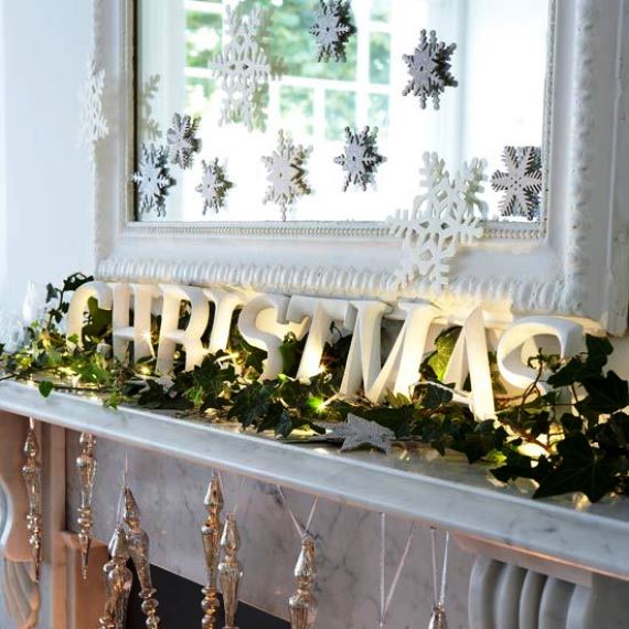 Ο φωτισμός αναδεικνύει τους όγκους του Xmas item.
