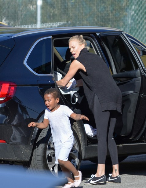 EXCLUSIVE: Charlize Theron takes the kids to a dance class in Hollywood and leaves early due to Jackson throwing a temper tantrum. Pictured: Charlize Theron, Jackson Theron and August Theron Ref: SPL1230472 180216 EXCLUSIVE Picture by: Bruja / Splash News Splash News and Pictures Los Angeles: 310-821-2666 New York: 212-619-2666 London: 870-934-2666 photodesk@splashnews.com 