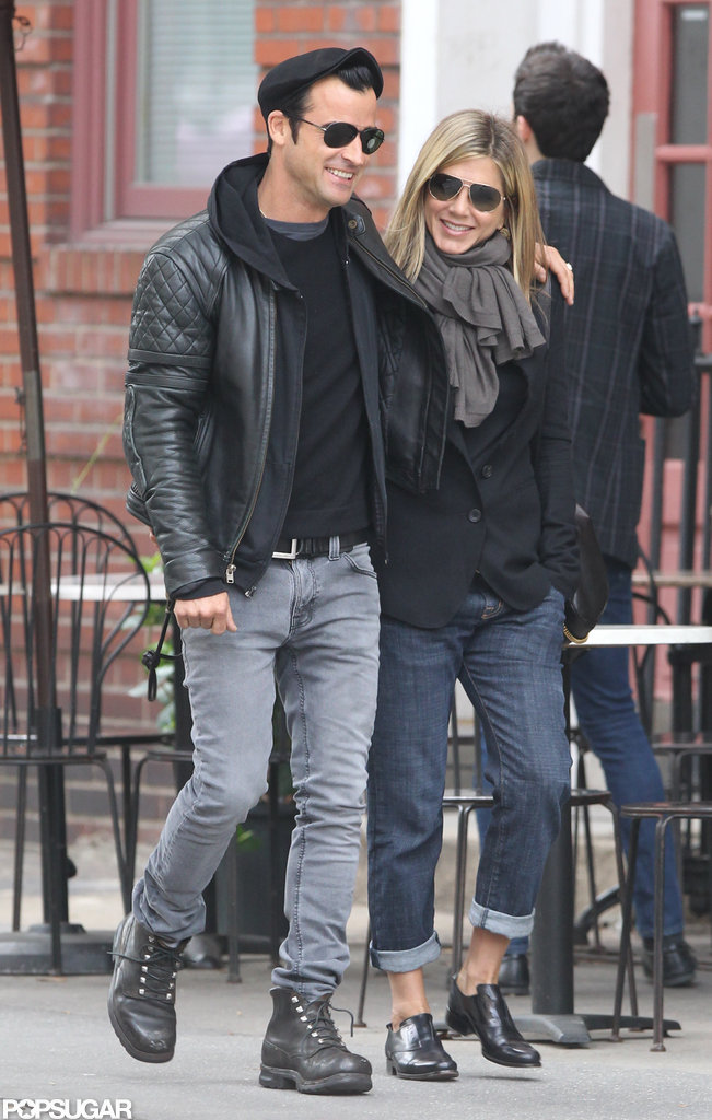 Jennifer-Justin-took-September-2011-stroll-through-West