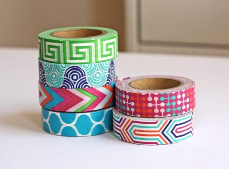 Τις washi tapes θα τις βρείτε σε διάφορα χρώματα, με διάφορα prints.