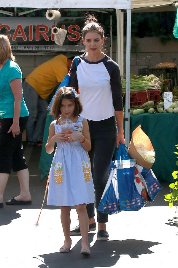 Katie Holmes and Suri Cruise kick off their weekend at the farmers market in Calabasas