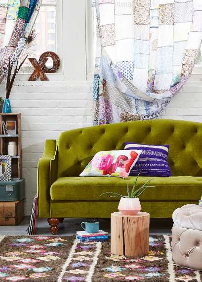 20's Η φοιτητική ζωή επιτρέπει ένα πιο free decor στο καθιστικό. Το boho και vintage στιλ είναι αυτά που μπορείτε να απολαύσετε, ενώ δεν λείπουν οι ευρηματικές ιδέες για ένα stylish coffee table.