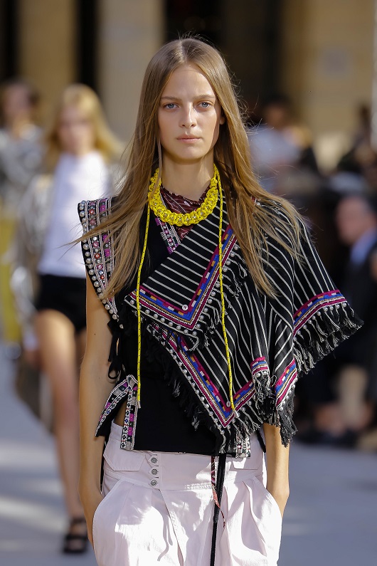 Το ίδιο trend, πιο απλή εκδοχή, από την Isabel Marant.