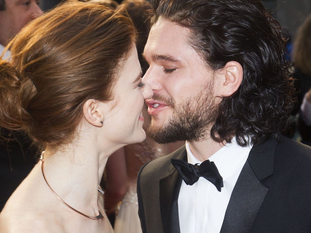 rose-leslie-und-kit-harington-uessen-sich-fast