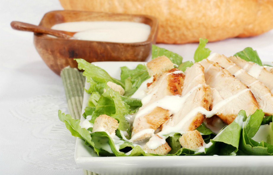 Με λίγο ψωμί τα dressing γίνονται πιο κρεμώδη.