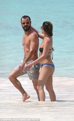 aniston4-255x415