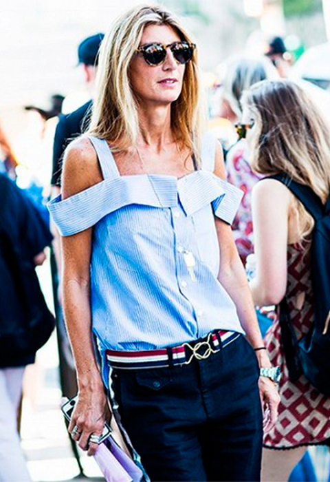 Cold shoulder tops, η εγγυημένη λύση για να τονίσετε τους ώμους σας και να κρύψετε το σημείο των μπράτσων που σας αγχώνει.