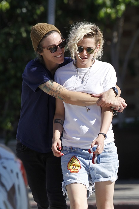 EXCLUSIVE: **PREMIUM EXCLUSIVE RATES APPLY** Kristen Stewart seen holding hands with her girlfriend Alicia Cargile after having lunch at En Sushi.