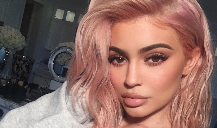 kylie-jenner-selfie-rose-gold-hair