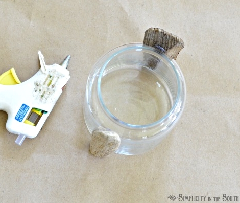 how-to-glue-driftwood-on-glass-jar
