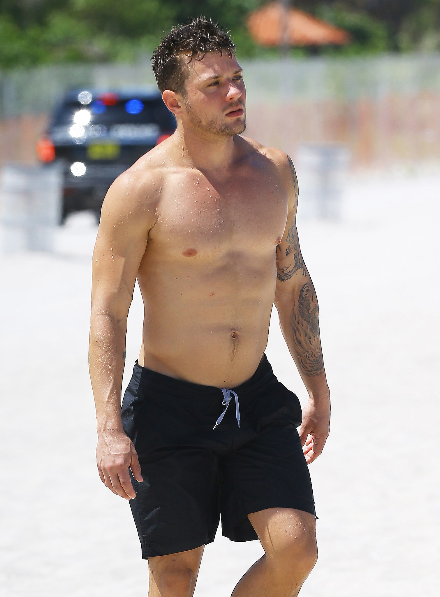 Ryan-Phillippe-Shirtless-Miami-2014-Pictures