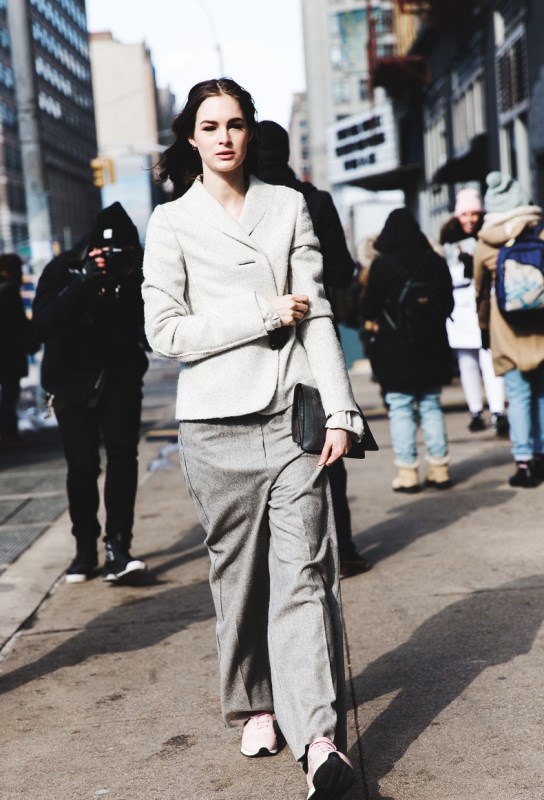 New_York_Fashion_Week-Fall_Winter_2015-Street_Style-NYFW-Grey_Outfit-2-790x1185