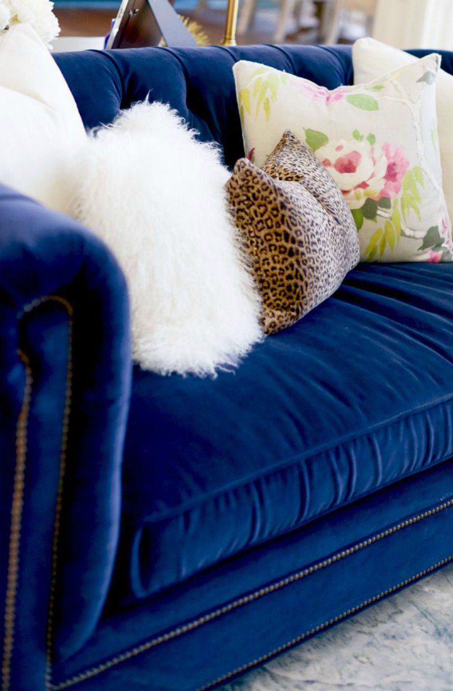Το Greek Blue είναι η αγαπημένη μας επιλογή στο χρώμα του καναπέ για το 2015/2016.