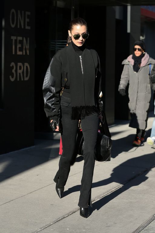 bella-hadid-out-in-new-york-12-20-2016_8